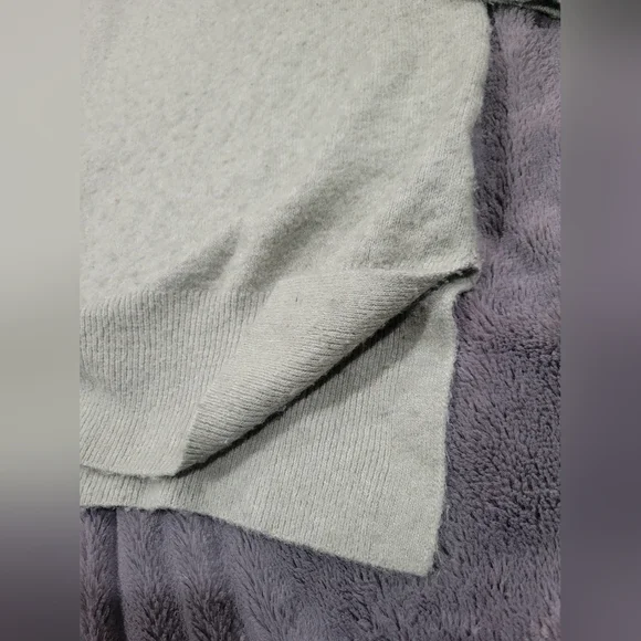 V neck fine knit oversized sweater - Picture 3 of 3